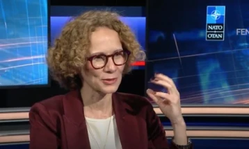 Шекеринска: НАТО внимателно го следи руското хибридно мешање во БиХ и на Балканот