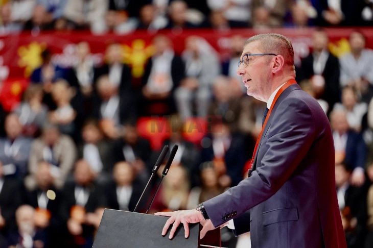 Mickoski: Ekonomia e Maqedonisë duhet të dalë nga kurthi historik i pagave të ulëta dhe fuqisë punëtore të lirë