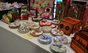 Хуманитарен базар и претстава во Кисела Вода во рамки на 16 дена активизам за достоинство и безбедност на жените