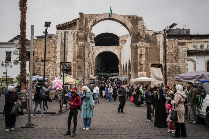 Siria shënon njëvjetorin e rrëzimit të Asadit