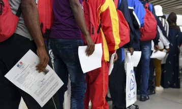 Членките на ЕУ се договорија за поделба на одговорноста за азилантите и за побрза депортација на илегалните мигранти