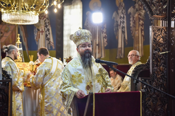 Светило што не згаснува - празнично слово на митрополитот г. Јосиф изречено на литургијата во Соборниот храм во Скопје по повод државно-црковниот празник св. Климент Охридски