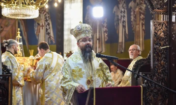 Светило што не згаснува - празнично слово на митрополитот г. Јосиф изречено на литургијата во Соборниот храм во Скопје по повод државно-црковниот празник св. Климент Охридски