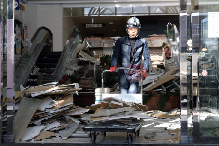 Најмалку 23 лица повредени во земјотресот во североисточна Јапонија кој предизвика цунами