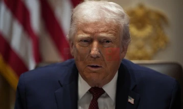 Трамп ја нарече „непријатна“ казната од ЕУ за „Икс“ на Маск; закани за нови царини кон Канада и Мексико