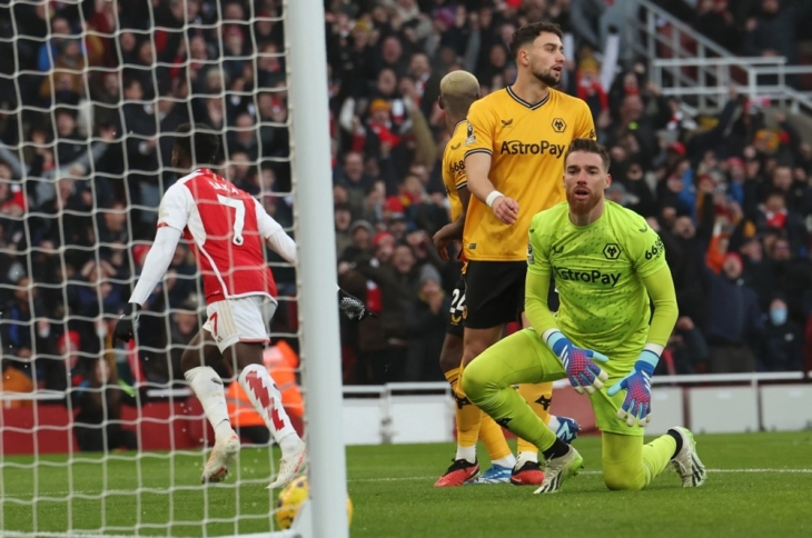 Bruno Fernandes scores twice as Man United beat struggling Wolves