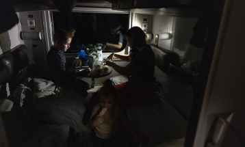 Половина Киев во мрак по руските напади