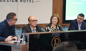 Божиновска: Праведната транзиција ќе успее само ако ја водиме заедно со работниците, општините и заедниците