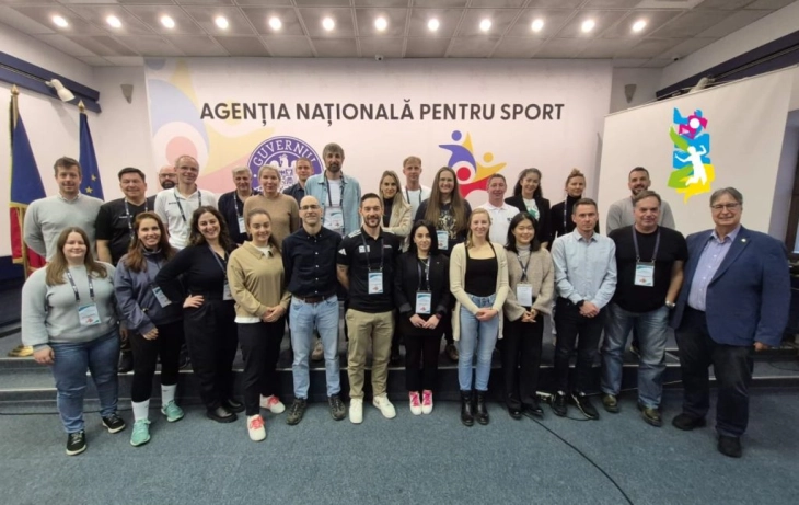 Комесарката на ОФМ дел од Конференција на проектот „Играј одбојка, расти со неа“