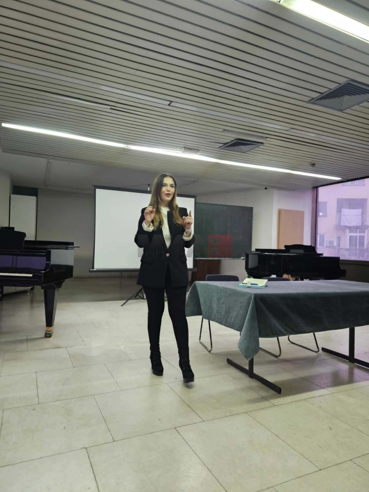 Мимоза Рајл одржа предавање „Музиката како последна хармонија“ на ФМУ - Скопје