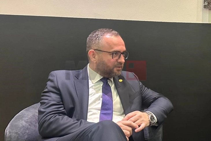 Toshkovski për MIA-n: Pretendimet se Maqedonia do të jetë qendër për migrantët nuk kanë lidhje me realitetin