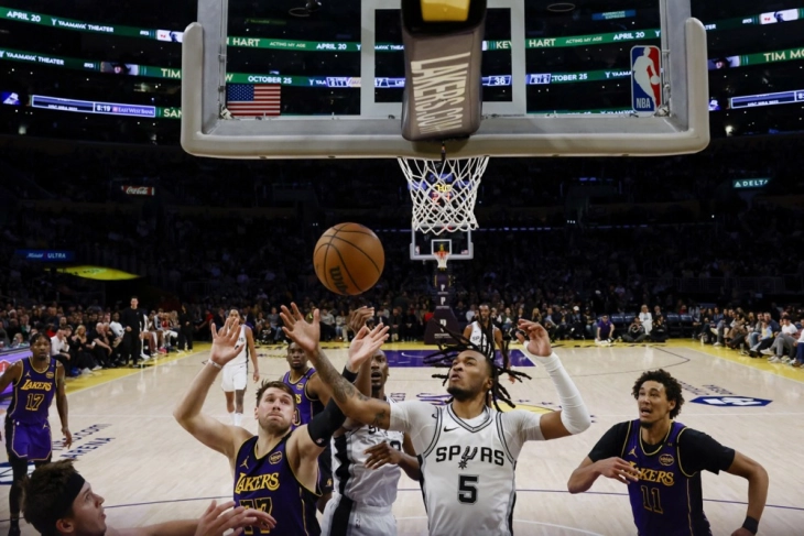 Сан Антонио ги победи Лејкерси во четвртфиналето на НБА Купот