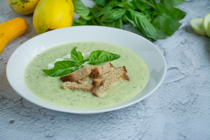 Чорба од спанаќ и тиквици