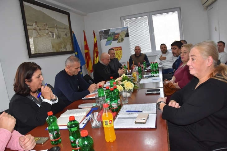 Работен состанок на градоначалникот Грозданов со директорите на кочанските училишта