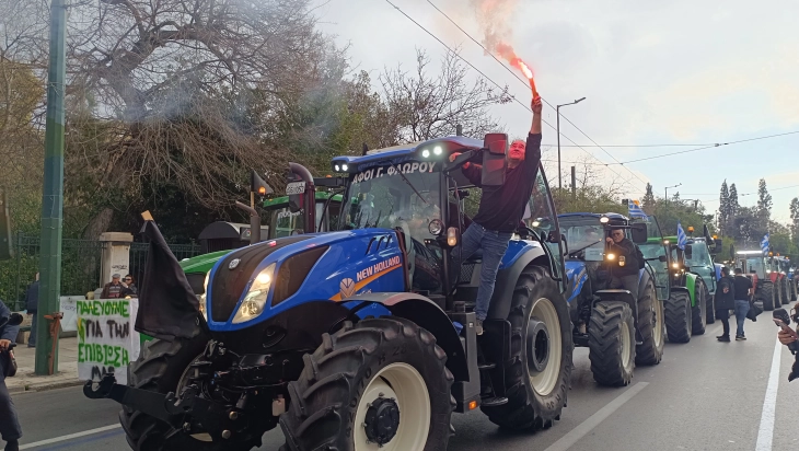Farmers’ protests to close two border crossings with Greece
