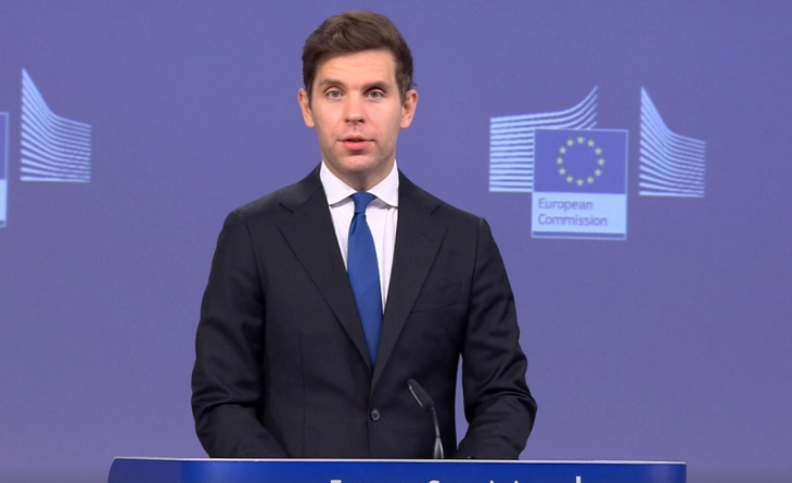 Руската агресија врз Украина создава „економска итност“ за носење одлуки со квалификувано мнозинство, смета ЕК