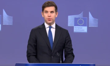 Руската агресија врз Украина создава „економска итност“ за носење одлуки со квалификувано мнозинство, смета ЕК