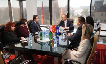 Британскиот амбасадор Лосон во протоколарна посета на Прилеп