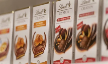 Lindt rejects selling chocolate at discounters Aldi and Lidl