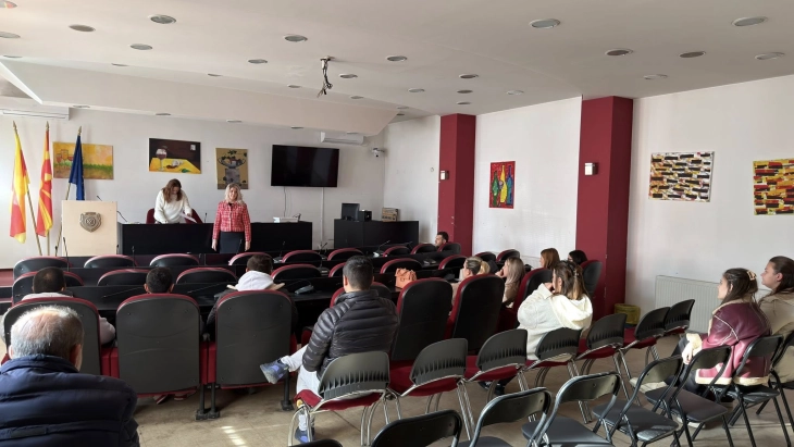 Во Неготино доделени 38 ваучери на родители кои во изминатиот квартал имале новороденчиња