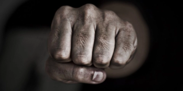 Кавадарчанец пријавил физички напад поради недоразбирање во сообраќајот 