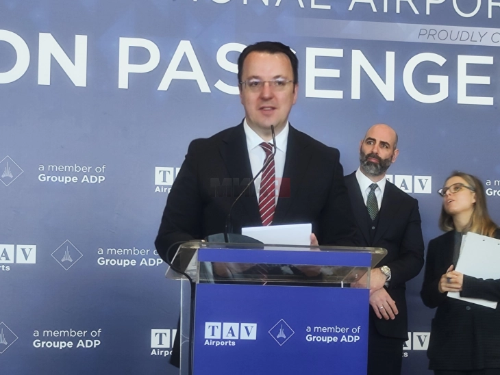 Nikolloski: Aeroporti i Shkupit, me tre milionë pasagjerë, po bëhet një qendër në rajon