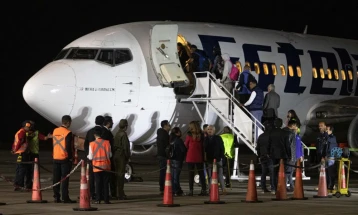 Kosova ka filluar të pranojë persona të deportuar nga SHBA-ja