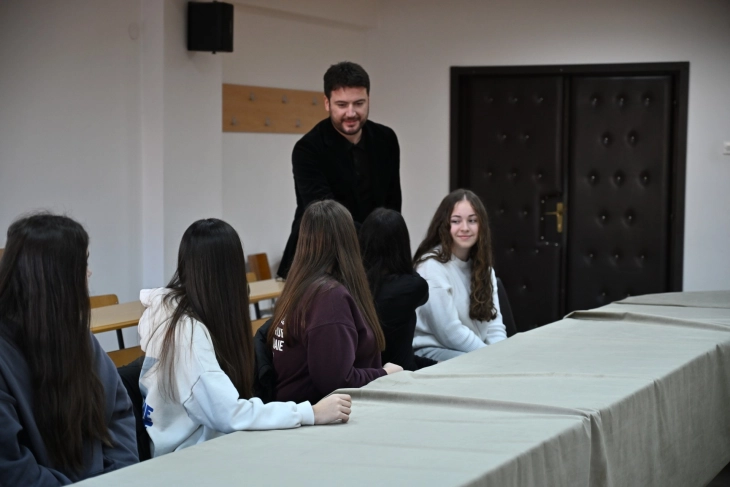 Штипскиот градоначалник на средба со кошаркарките од ЖКК „Тим Арена“