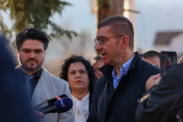 Mickoski: Këshilltarët e VMRO-DPMNE-së me nisma te këshillat për dokumentin se kampe migruese nuk do të ketë, përhapja e panikës së rreme është vepër penale