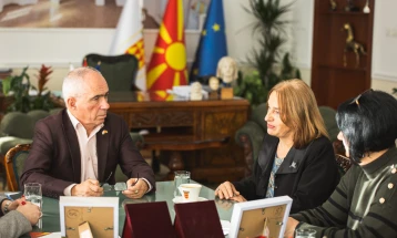 Прием на градоначалникот Коњановски за најдобрите просветни работници во Битола