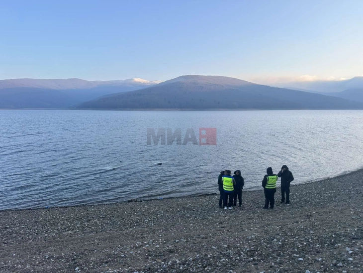 KHAAIR ka filluar një hetim për rënien e aeroplanit sportiv në Liqenin e Mavrovës