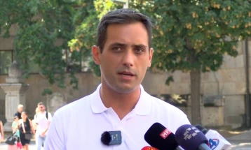 Мециновиќ: СДСМ не смее да создава хистерија, за мигрантите треба да се зборува аргументирано, со факти