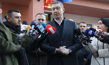 Мицкоски: Темата со мигранти е непостоечка, опозицијата сака да шири страв и паника