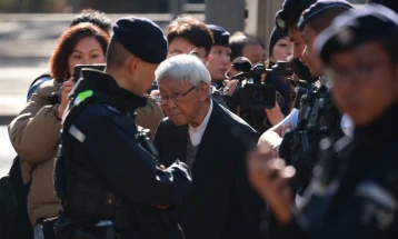 Суд во Хонг Конг го прогласи за виновен медиумскиот тајкун Џими Лаи, му се заканува доживотен затвор