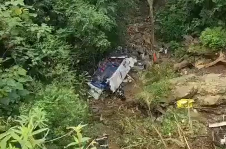 Over 12 dead after bus carrying pupils plunges into Colombian ravine