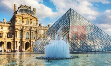 Two suspects arrested after daring Louvre robbery in Paris