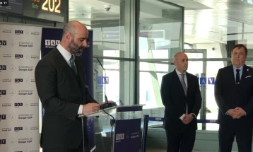 Прес - конференција по повод првиот лет од Скопје до Прага на „Виз ер“ (во живо)