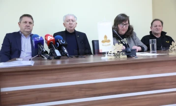 Кум за Бадник е бизнисменот Зоран Кондратенко, а здравичар - музичарот Јаков Дренковски