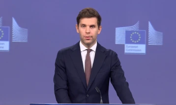 Ујвари: Ги разгледуваме и двете опции за обезбедување на потребното финансирање на Украина