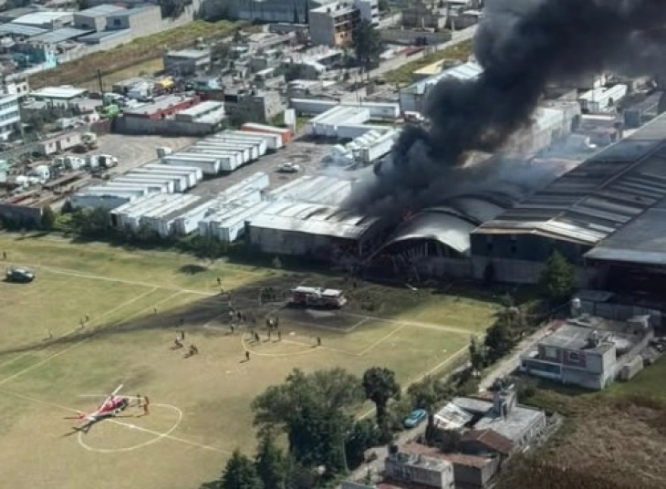 Седум лица загинаа при пад на мал авион во централно Мексико