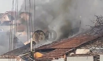 Пожар во средишниот дел на Неготино