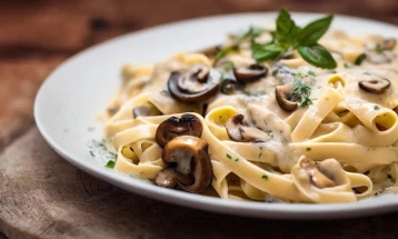 Jufka me lakër të gjelbërt dhe kërpudha