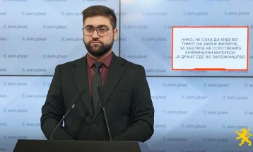 Манасиевски: Никој не сака да биде во тимот на Заев и Филипче