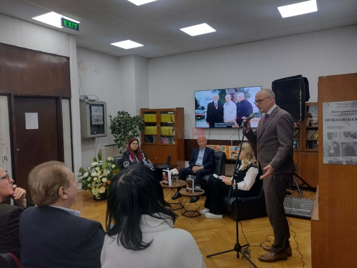 Одбележани 75 години од раѓањето и 50 години од објавувањето на првата книга на Раде Силјан