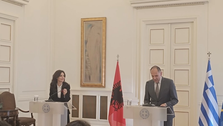 Spiropali në Athinë: Pronat e shqiptarëve, përmes një qasje graduale