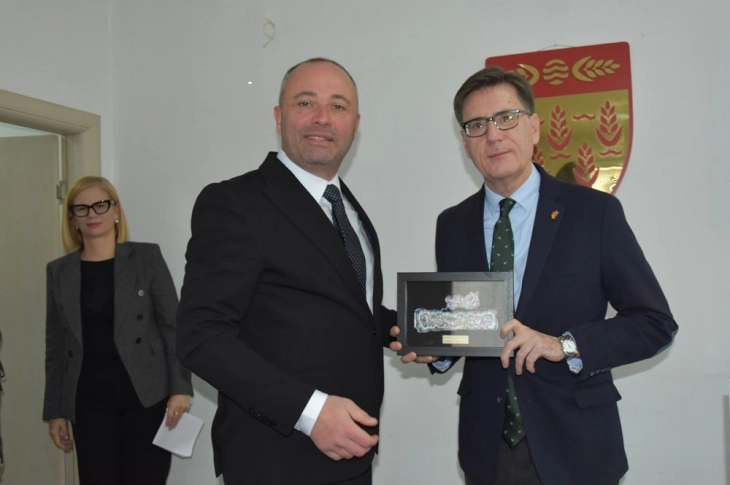 Амбасадорот на Шпанија во посета на Кочани