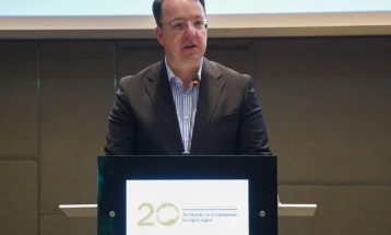 Nikolloski për hekurudhën nga Korridori 8: Tashmë jemi në fazën kur politika nuk ka ndikim në gjithë procesin