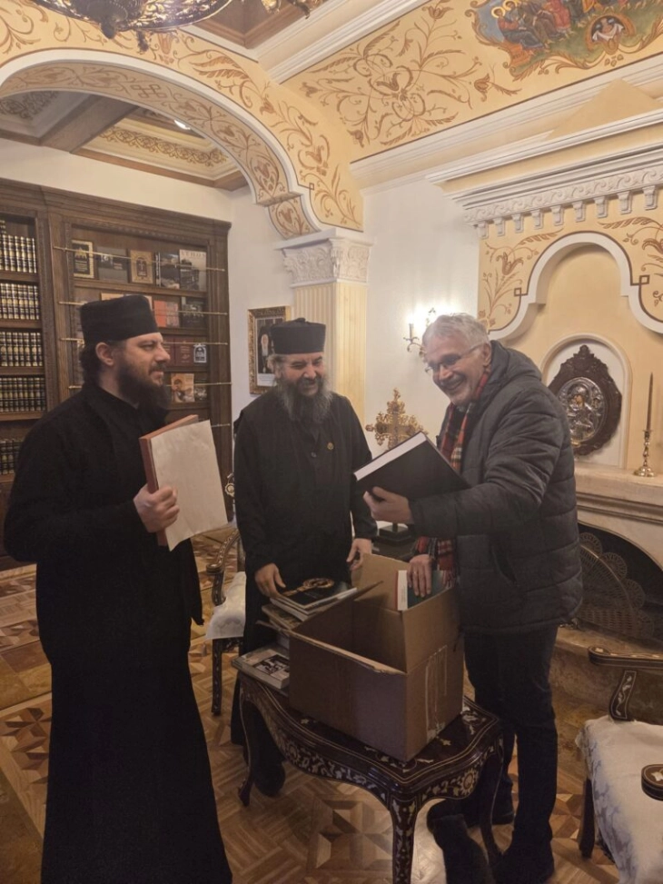 Унгарскиот амбасадор Андраш Клајн во посета на Бигорскиот манастир, донираше 20 книжевни изданија