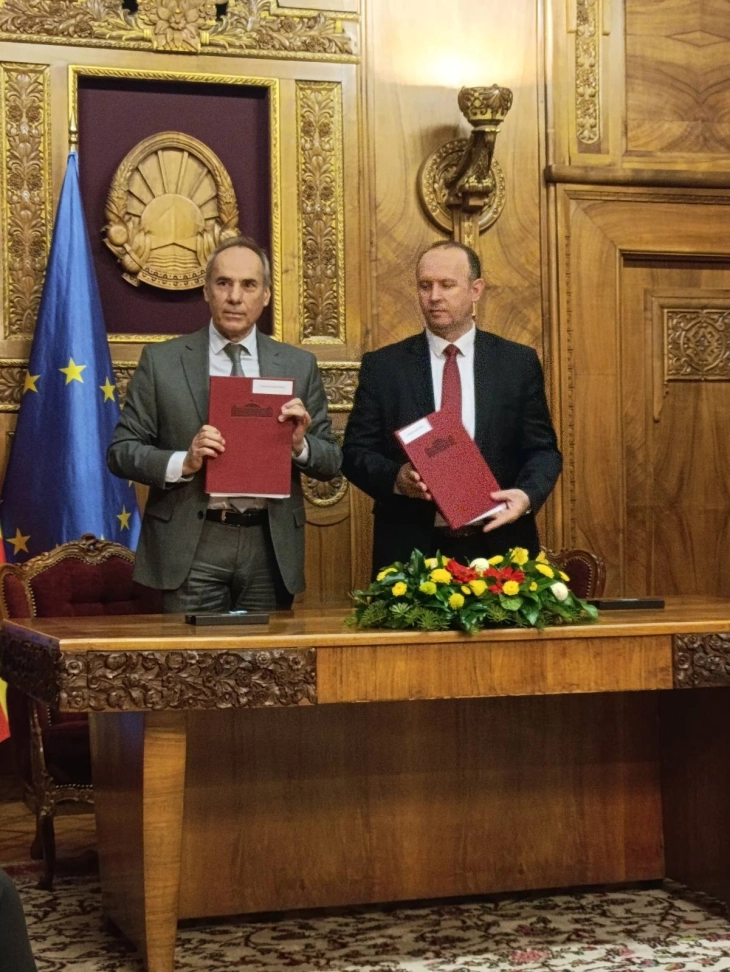 Гаши го потпиша Колективниот договор за вработените на Универзитетот „Гоце Делчев“ - Штип