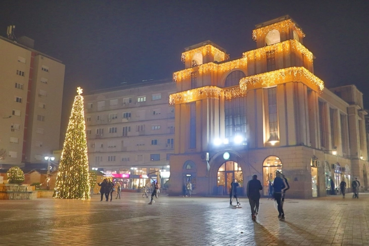 Новогодишно божиќен базар во Куманово